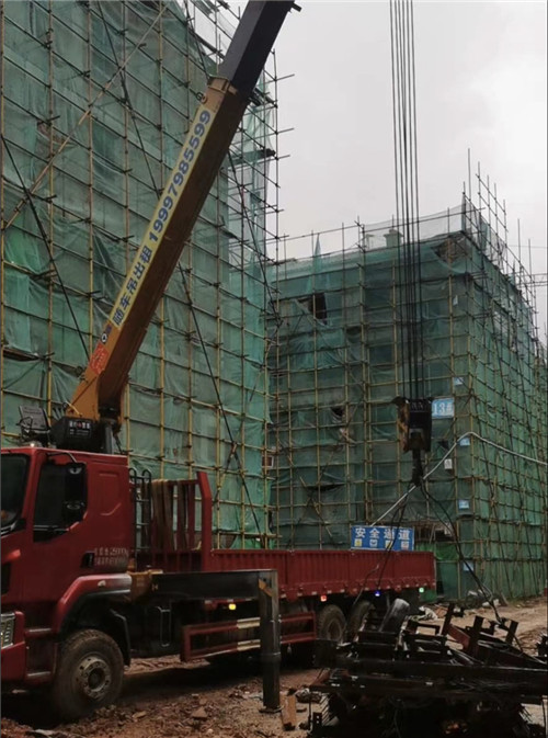 伊通“慢工细活”—— 吊车的 “微动控制” 技术